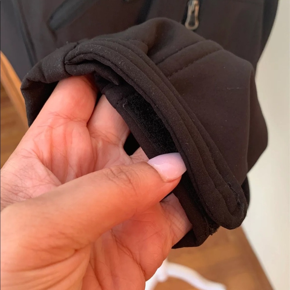 Men’s Black Softshell Jacket - image 7